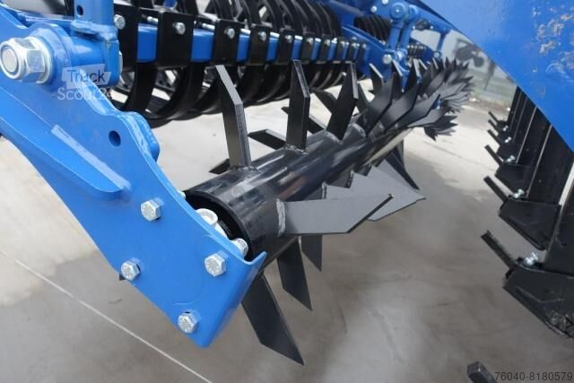 Jordbruksmaskin  Multi purpose subsoiler U638 4 m 12 dents