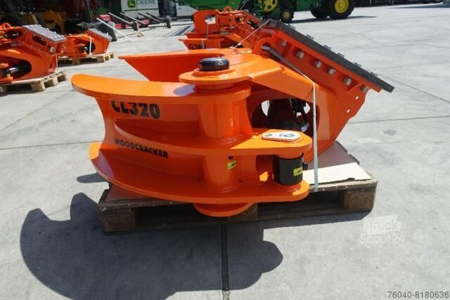 Vehículo forestal  CL 320