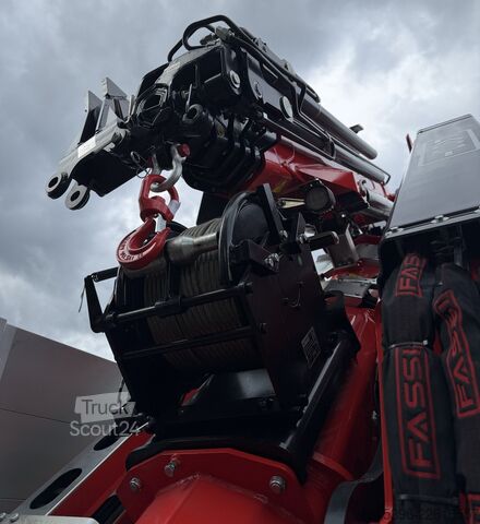 رافعة مثبتة على شاحنة Mercedes-Benz Hiab Palfinger Fassi F905-7 JIB-6