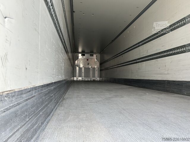 Jäähdytetyt/pakastetut kuljetukset Krone Coolliner / Carrier Vector 1350 Reefer / Frigo ...