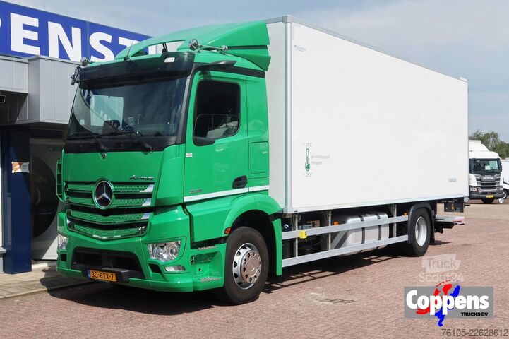 Jäähdytetyt/pakastetut kuljetukset Mercedes-Benz Actros 2136 L Koel/Vries + klep PHARMA Thermoki...