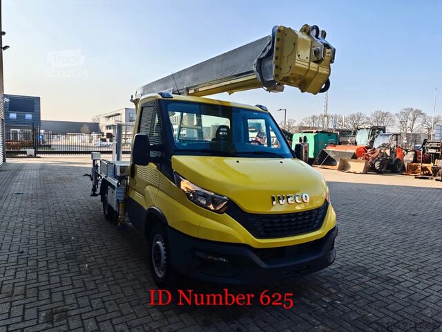 Plate-forme de levage Iveco Daily 35-140 Multitel MZ 250