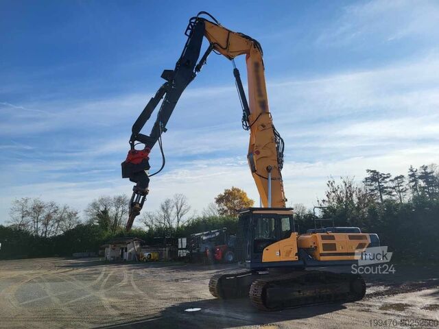 Excavadora de demolición Hyundai HX330L with demolition boom, standard boom & shear