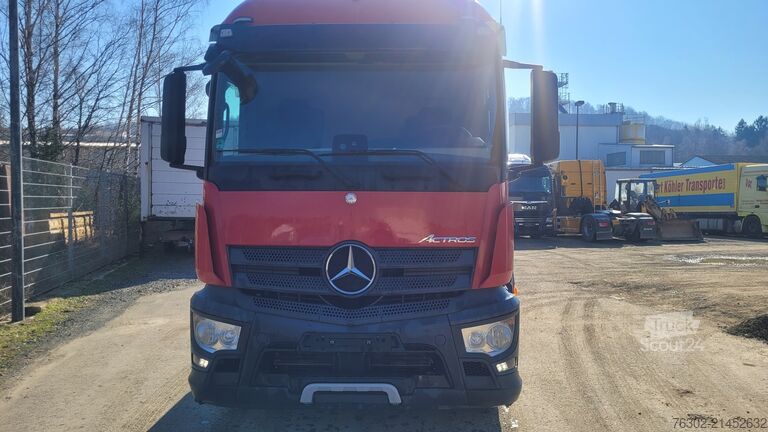 Tracteur standard Mercedes-Benz 1843 LS Kipphydr
