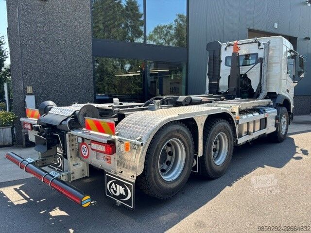 Camión portacontenedores de gancho Volvo FMX 460