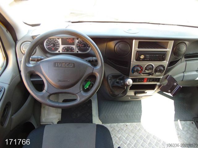 Transporter mit Koffer IVECO Daily 35 S 11 A / P Maxi Postkoffer REGALSYSTEM
