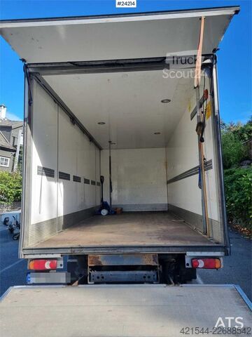 Lagaminas DAF LF 180 FA with side opening and lift