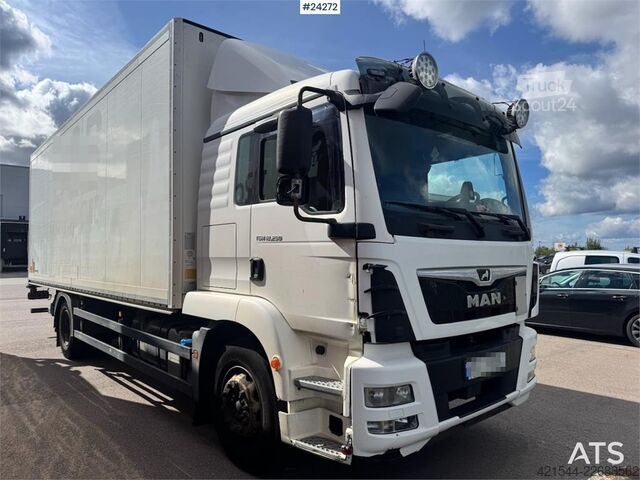 Lagaminas MAN TGM 18.290 4x2 Box Truck with Full Side Opening