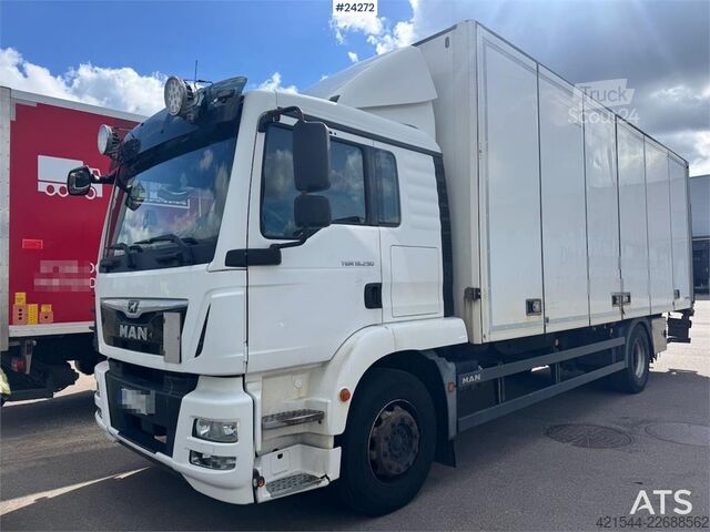 Lagaminas MAN TGM 18.290 4x2 Box Truck with Full Side Opening