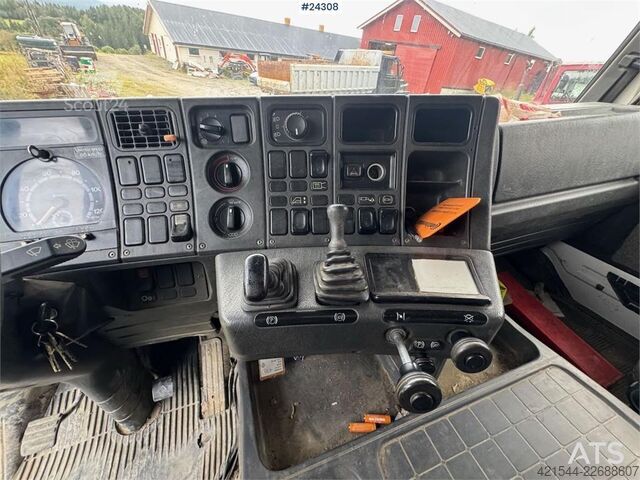 Chassis com cabina Scania 93H 4x2 Chassis