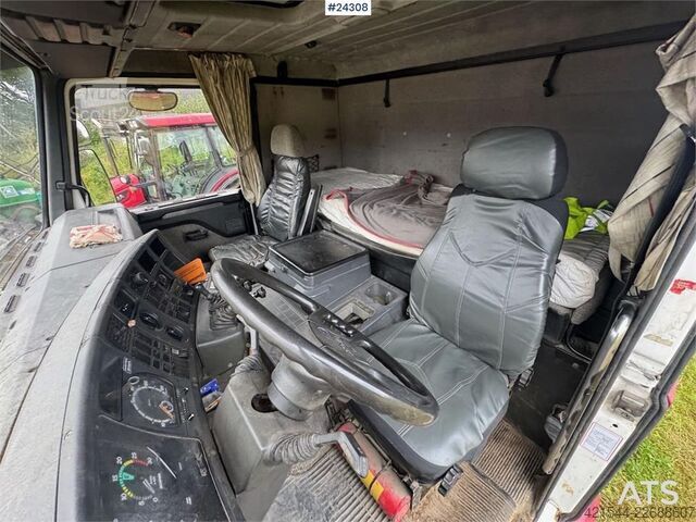 Chassis com cabina Scania 93H 4x2 Chassis