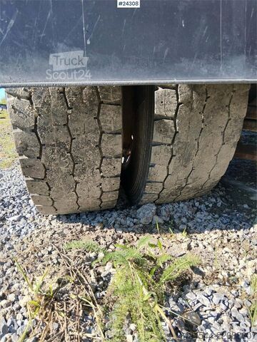 Chassis com cabina Scania 93H 4x2 Chassis
