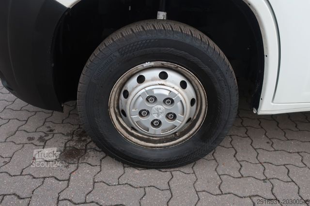 Magas tetős furgon PEUGEOT Boxer Kasten Hochraum 333 L2H2 Pro BlueHDi 140 S