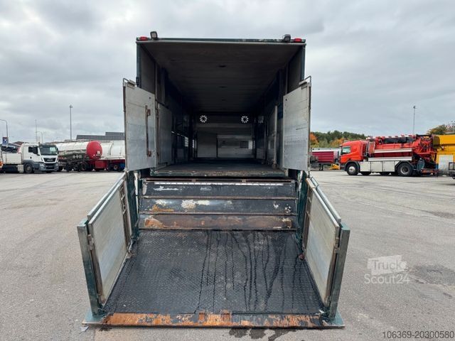 Kreaturvogn VOLVO FM9 380 6x2*4 Tiertransporter / Livestock