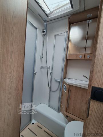 Teilintegriertes Wohnmobil LMC Cruiser V 646 G