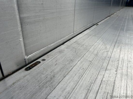 Polpriklopnik s premičnim dnom KNAPEN K600 SCHUBBODEN, SEITENTüREN , 87M³, LIFTACHSE, ALU-FELGEN,