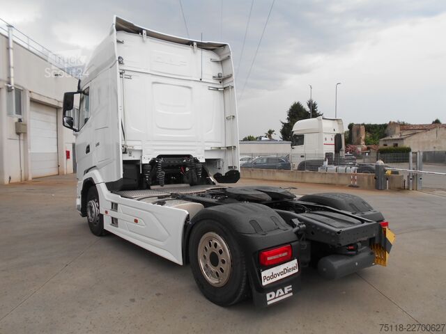 Tracteur routier standard DAF XG 480