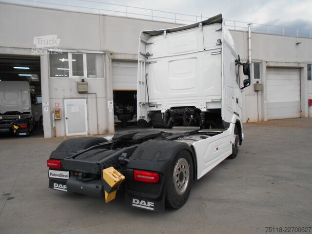 Tracteur routier standard DAF XG 480