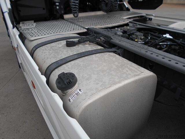Tracteur routier standard DAF XG 480