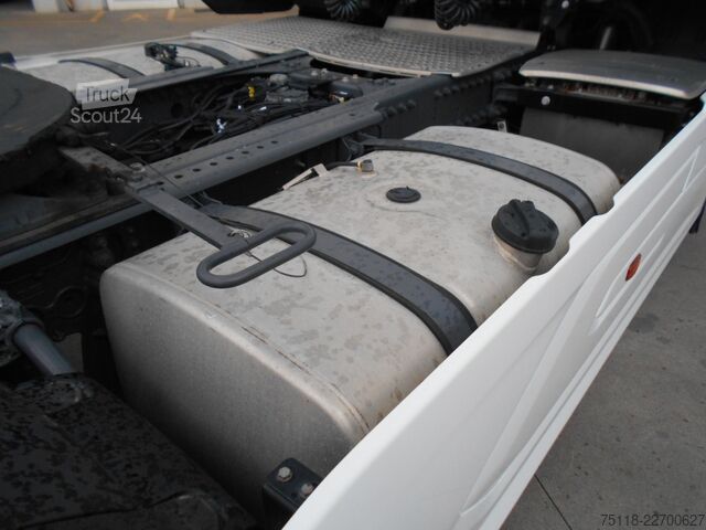Tracteur routier standard DAF XG 480