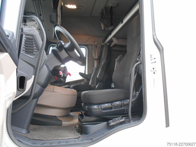 Tracteur routier standard DAF XG 480