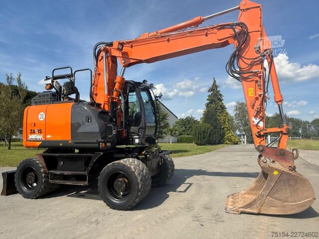 Escavatore gommato Hitachi ZX145W-6