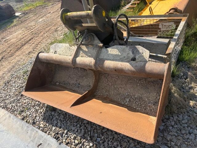 Escavatore gommato Hitachi ZX145W-6