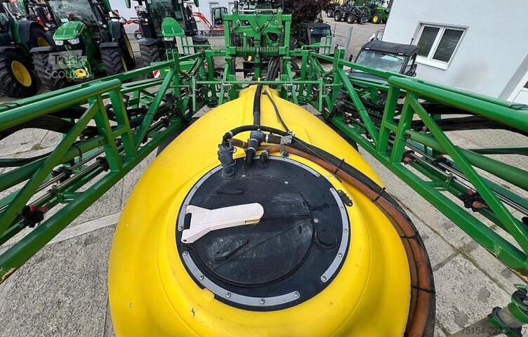 Pulvérisateur de pesticides John Deere 740 27m Section Control
