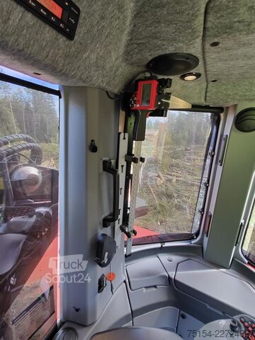 Lesnícke vozidlo Komatsu 931 XC
