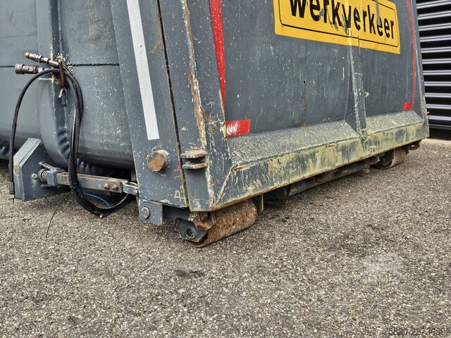 - KONTEINERIS / KABELINIS - KABLIO UŽKĖLIMAS - CONTAINER / KABEL - HAAK OPNAME