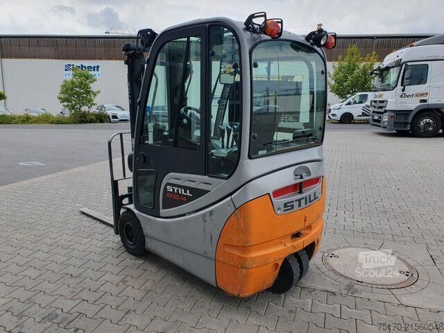 περονοφόρο ανυψωτικό Still RX 20-14 / Triplex: 4,3m / nur 2.328h / SS