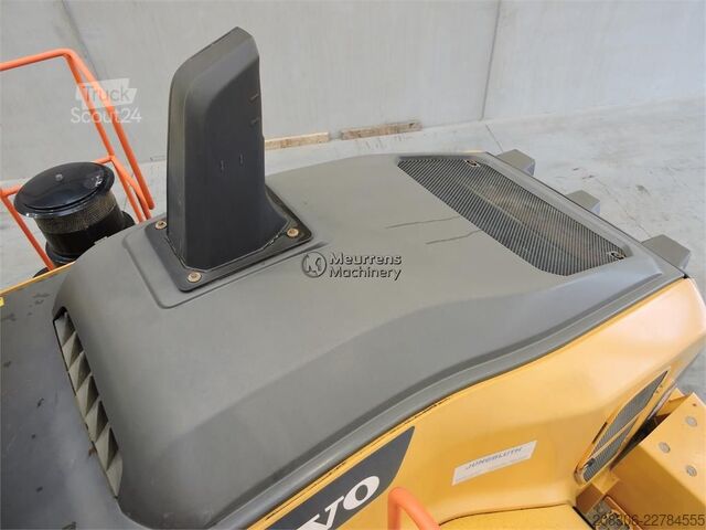 Челен товарач VOLVO L180H German Machine