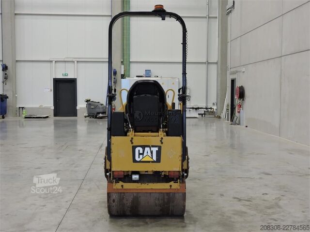 Tek tamburlu silindir CATERPILLAR CB1.7