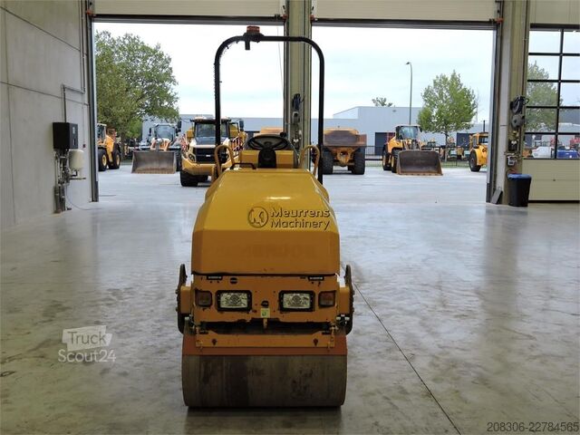 Tek tamburlu silindir CATERPILLAR CB1.7