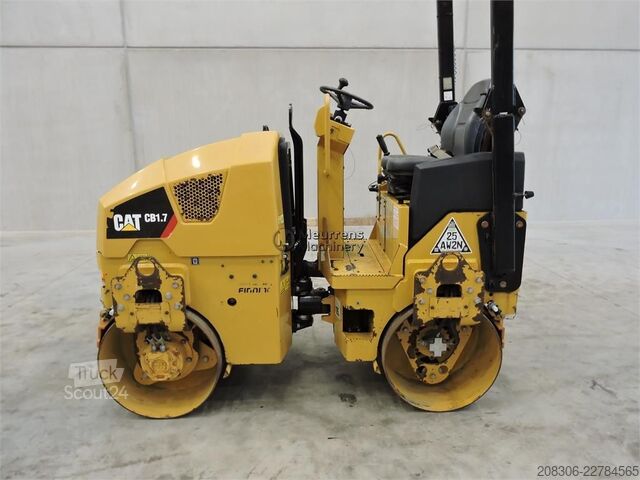Tek tamburlu silindir CATERPILLAR CB1.7