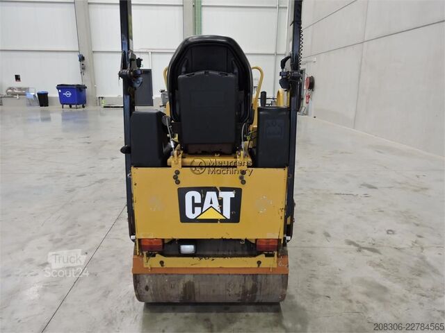 Tek tamburlu silindir CATERPILLAR CB1.7