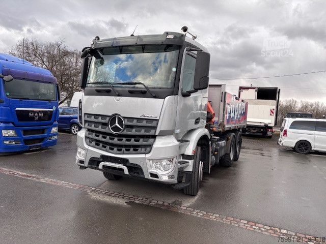 Three-sided tipper truck MERCEDES-BENZ Arocs 4   6x4 Dreiseitenkipper mit Ladekran