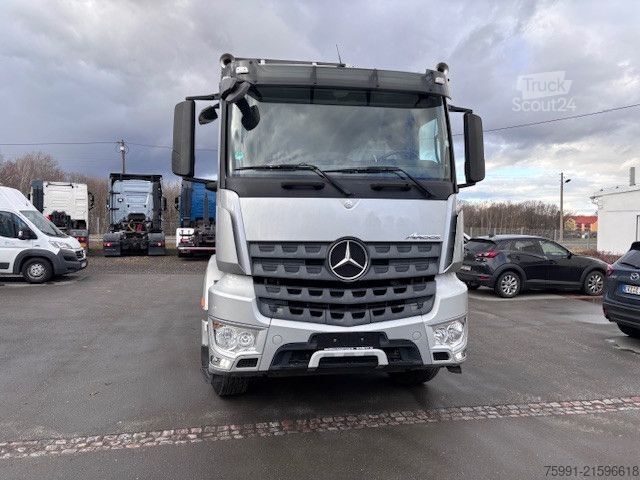 Three-sided tipper truck MERCEDES-BENZ Arocs 4   6x4 Dreiseitenkipper mit Ladekran