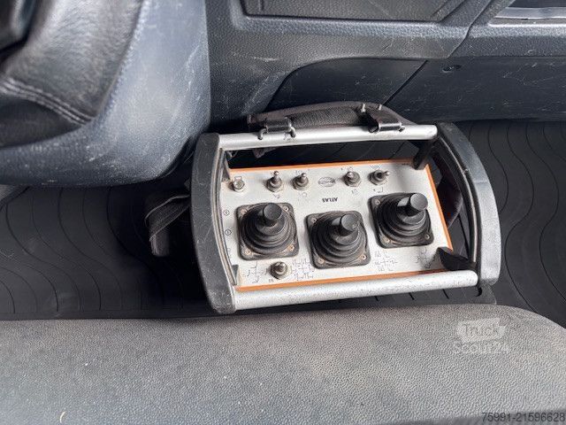 Trójstronna wywrotka IVECO IVECO 150E28 Meiller Dreiseitenkipper Ladekran