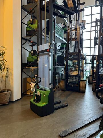 Ручний штабелер Cesab S010i