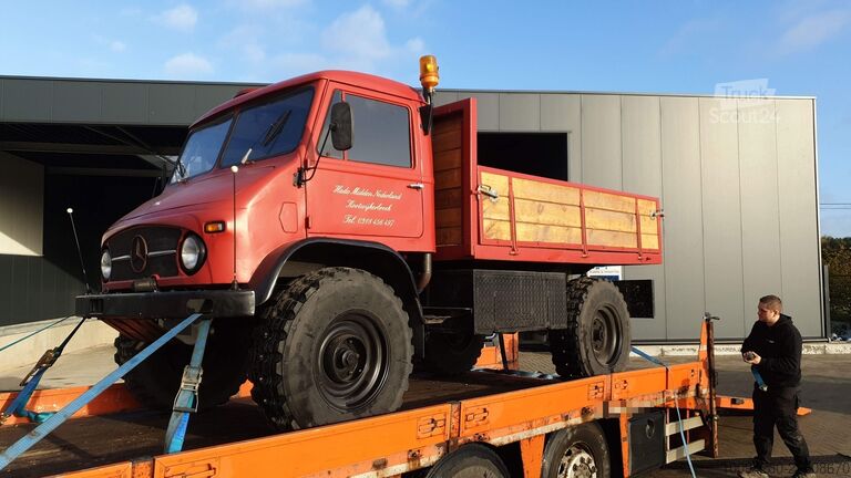 Fourgon pick-up Mercedes-Benz Unimog 400