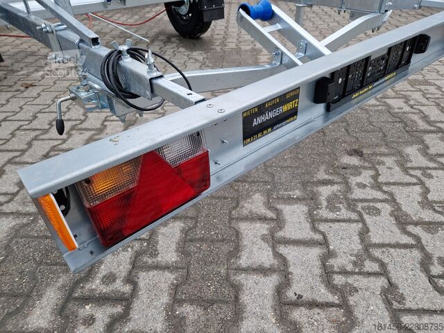 търговско ремарке trailershop Bootanhänger direkt 1300kg GN231  Neptun