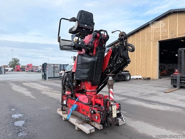 Gru montata su autocarro Fassi F245A.2.25 E-Dynamic Radio Remote / Crane