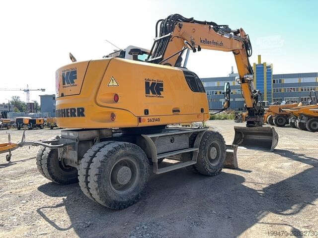 Točkaš bager Liebherr A 918 Litronic with Tiltrotator