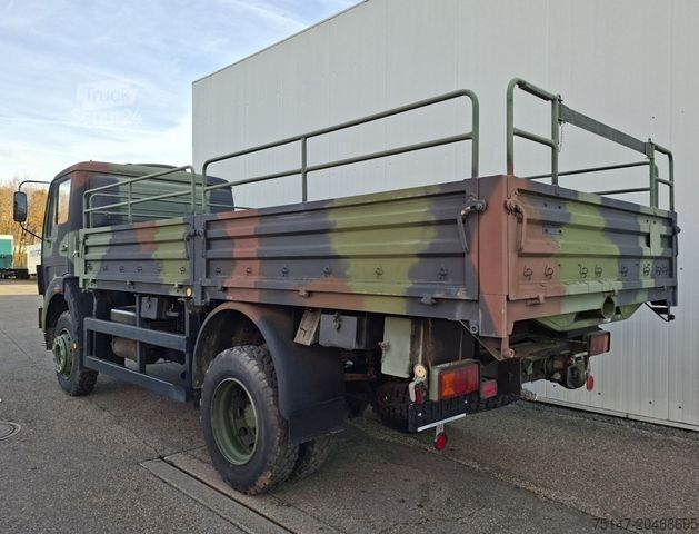 LKW mit Pritsche (offen) MERCEDES-BENZ 1017 A 4x4 5t TMIL Allrad Pritsche orig. 2700 km