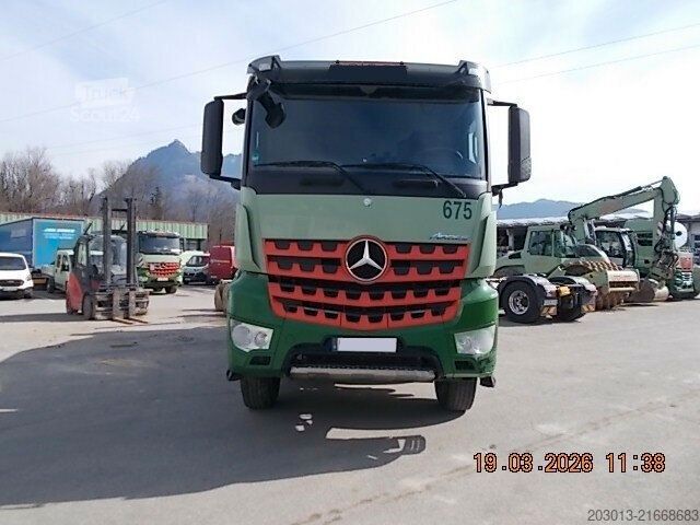 Betonmischer LKW MERCEDES-BENZ AROCS 3240 8x4 Betonmischer Liebherr 9 m³