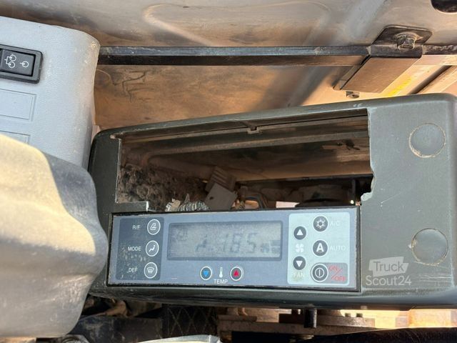 Excavator pe şenile NEW HOLLAND KOBELCO E235SR-1ES