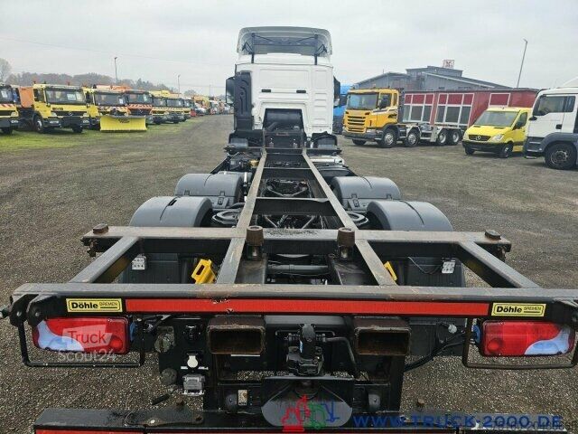 Camion porte-caisses amovibles MAN TGS 26.320 6x2 BDF Mitnahmestapler AHK 1. Hand