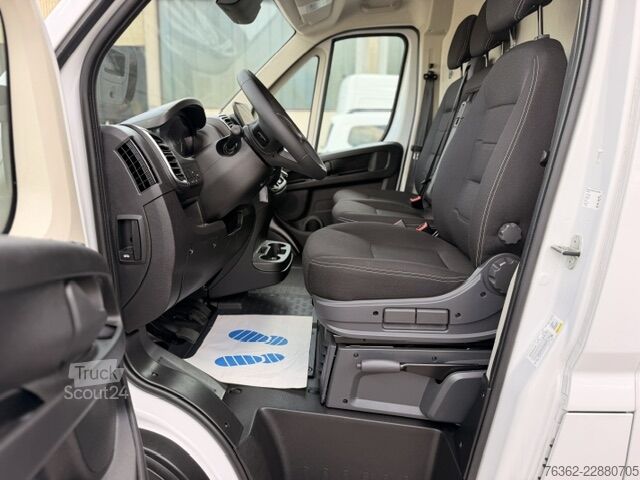Furgon blaszak z wysokim dachem i długim rozstawem osi Peugeot Boxer 35 L4H2 140 KlimaKameraTempo Navi