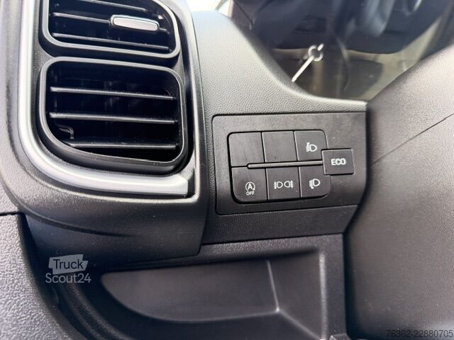 Furgon blaszak z wysokim dachem i długim rozstawem osi Peugeot Boxer 35 L4H2 140 KlimaKameraTempo Navi
